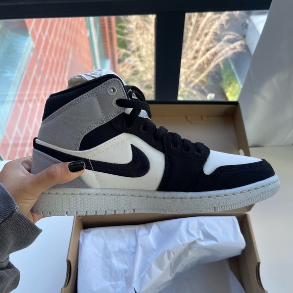 Air Jordan mid - Picture 1 of 6